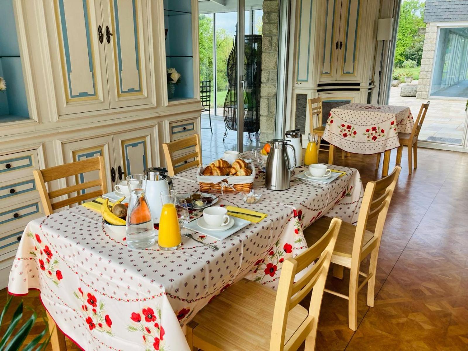 Domaine De La Chesnaie Bed and Breakfast Josselin Εξωτερικό φωτογραφία